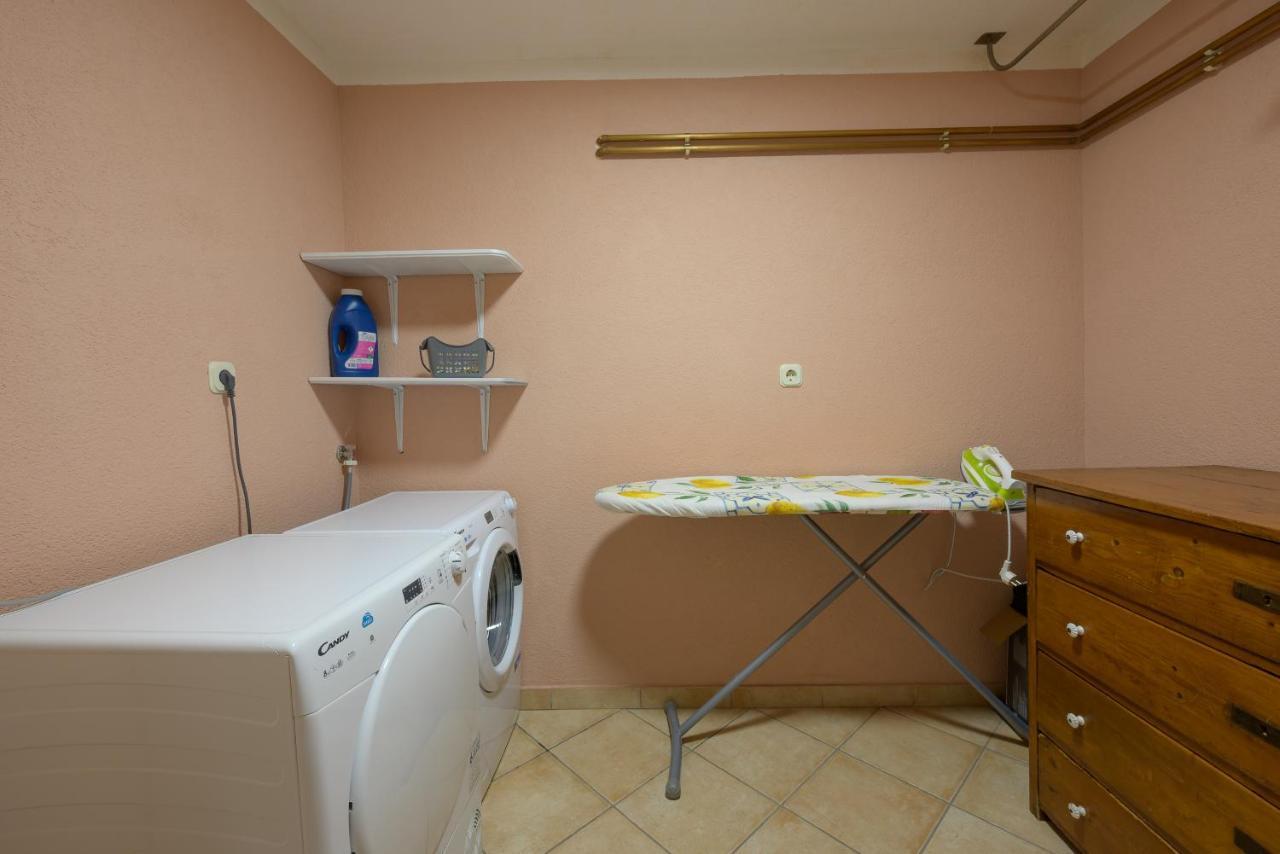 Holiday Apartment Ariella Krizanici Exterior photo